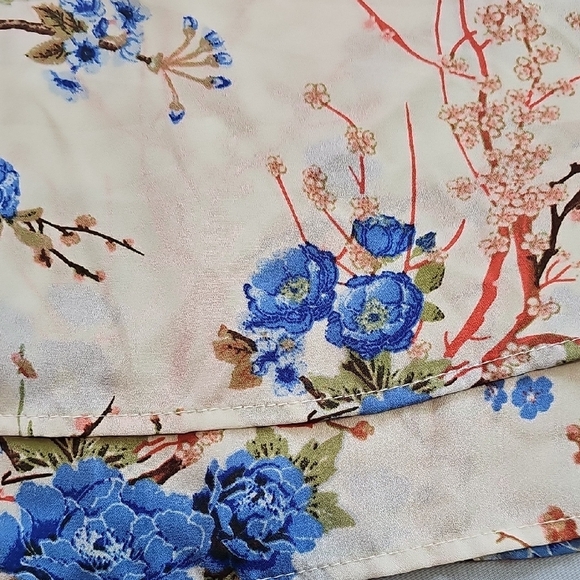 Stella‎ Tweed Blue and Cream Floral Blouse - Picture 7 of 10